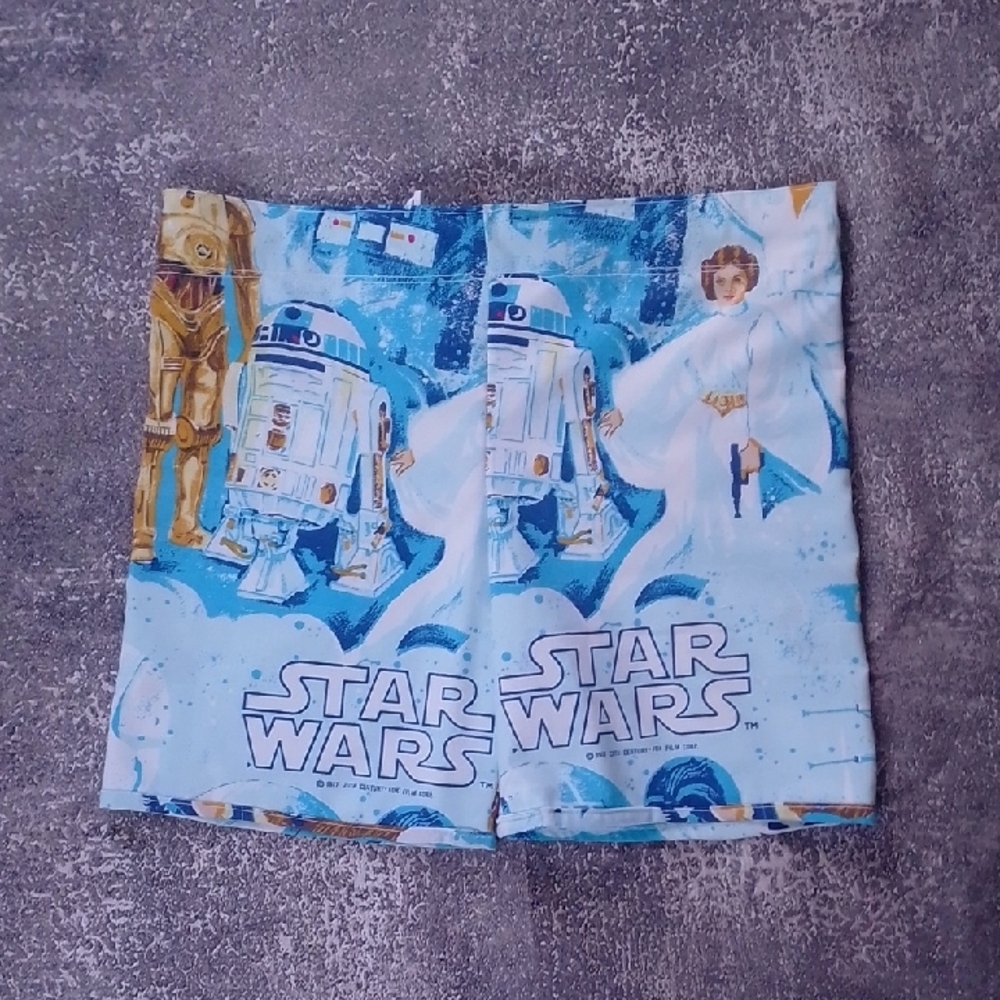 “1977 Star Wars Patchwork Shorts – Featuring Darth Vader, Leia, and More | Boom - Picture 10 of 10